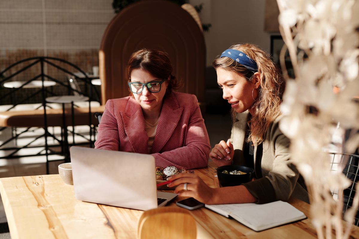 Support assistant working through customer messages